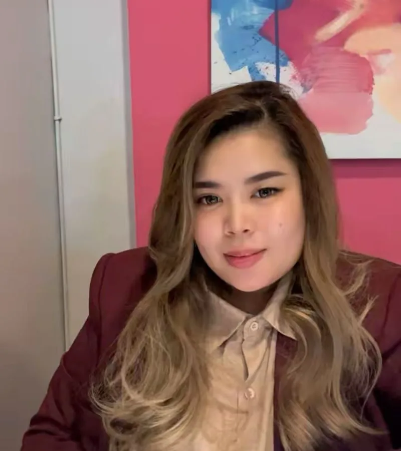 Yien, senior stylist at Dashing Diva Shah Alam, butterfly haircut and balayage specialist at Kompleks PKNS